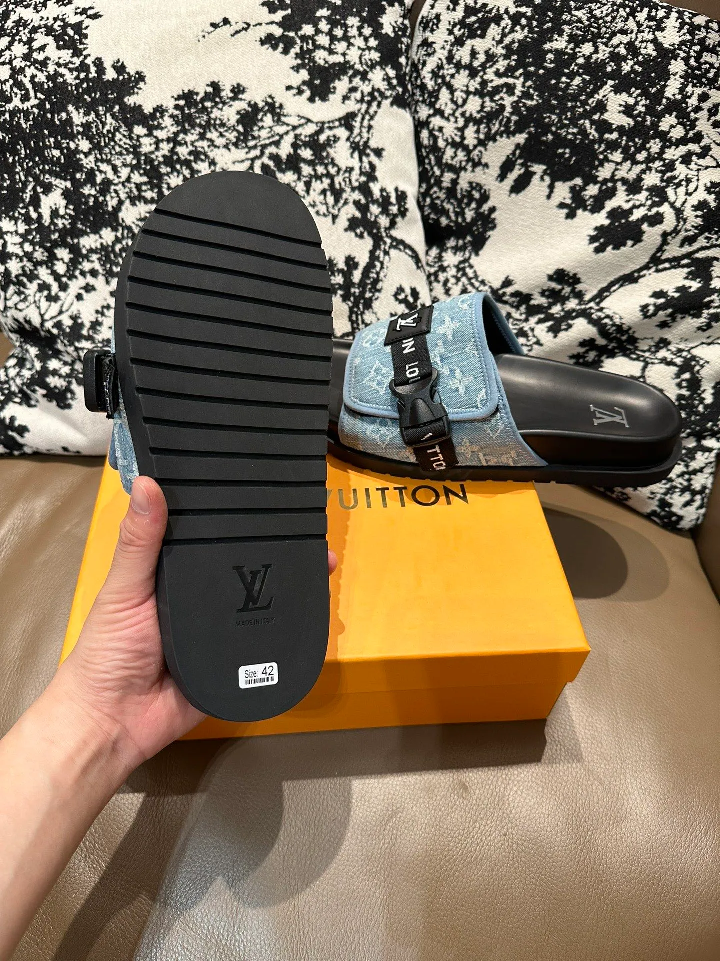 Men's shoes 💰360💰 LV buckle and Velcro, cowhide surface, sheepskin lining, size 36-46